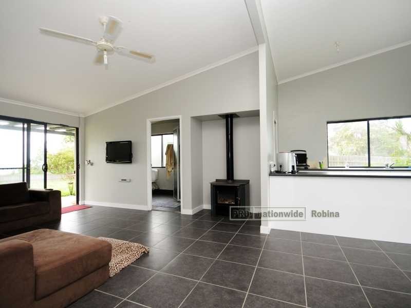 1 Chesterfield Drive, Bonogin QLD 4213