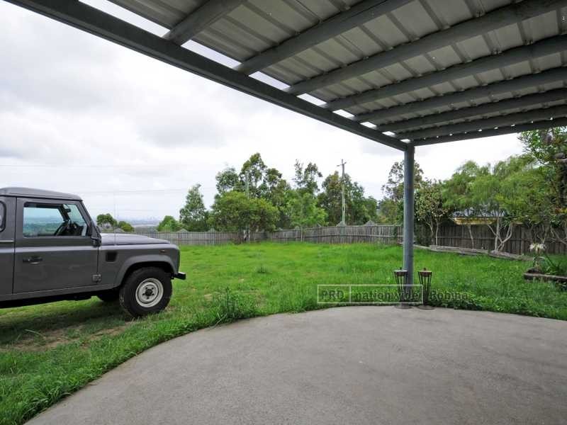 1 Chesterfield Drive, Bonogin QLD 4213