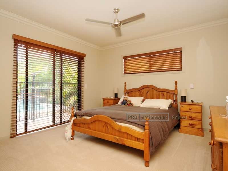 24 Boogaerdt Rise, Bonogin QLD 4213