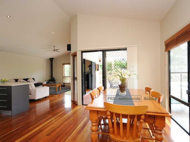 24 Boogaerdt Rise, Bonogin QLD 4213