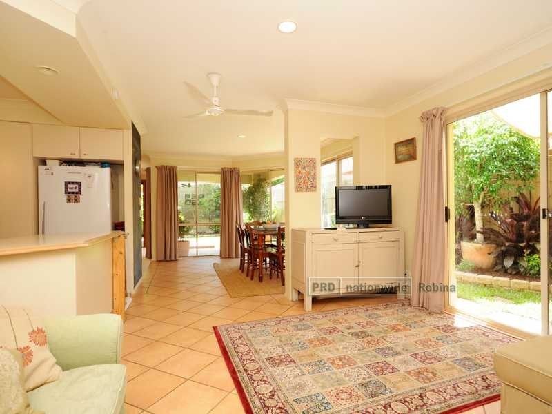 6 Concord Circuit, Robina QLD 4226