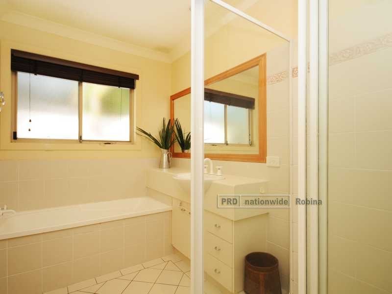 6 Concord Circuit, Robina QLD 4226