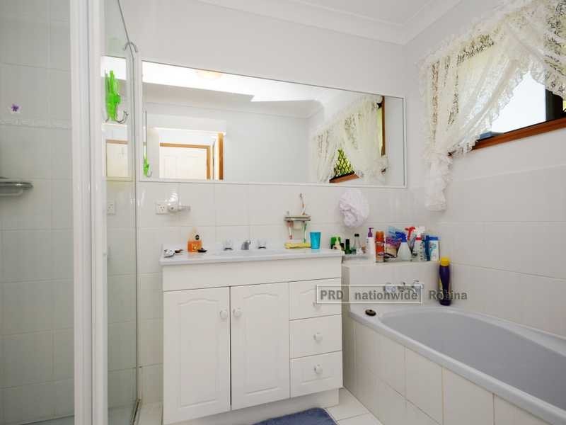 10 Hoffschildt Drive, Currumbin Waters QLD 4223