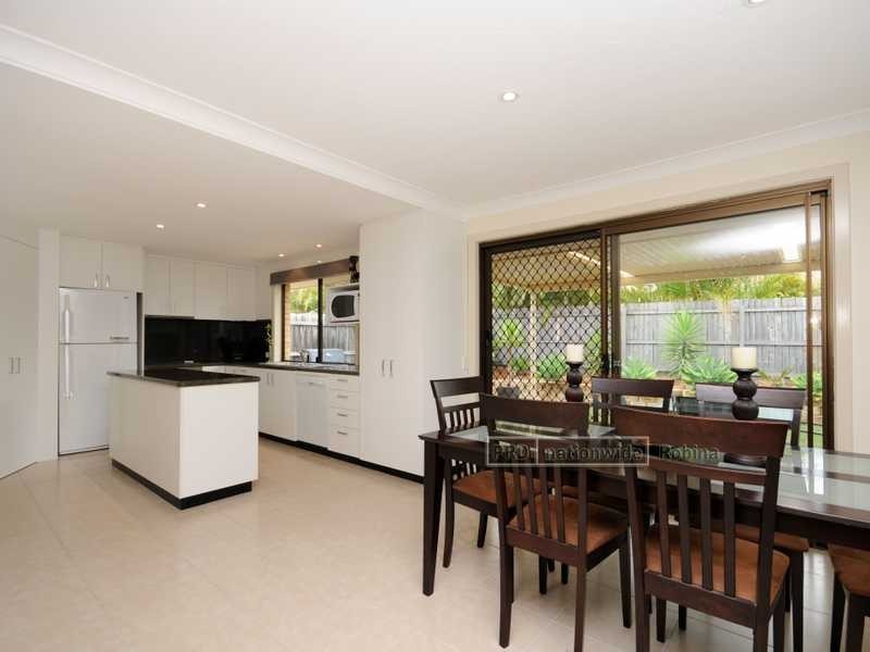 Unit 1/72 Treeview Drive, Burleigh Waters QLD 4220