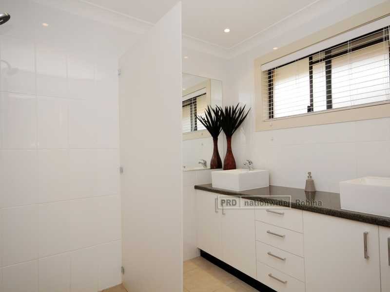 Unit 1/72 Treeview Drive, Burleigh Waters QLD 4220