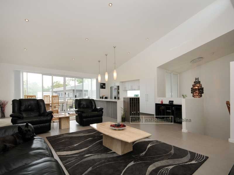 Unit 2/1 Cape Martin Lane, Varsity Lakes QLD 4227