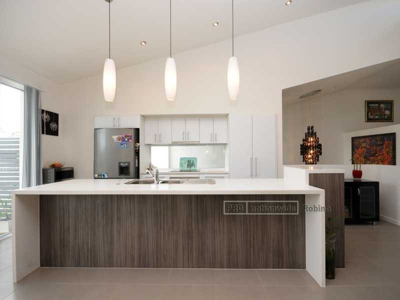 Unit 2/1 Cape Martin Lane, Varsity Lakes QLD 4227