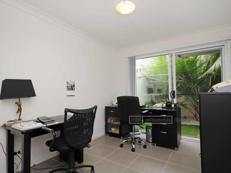 Unit 2/1 Cape Martin Lane, Varsity Lakes QLD 4227