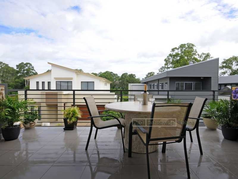 Unit 2/1 Cape Martin Lane, Varsity Lakes QLD 4227