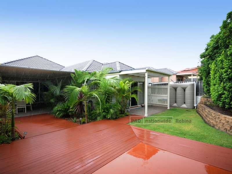 5 Torrey Place, Robina QLD 4226