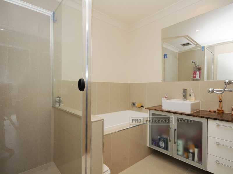 Unit 1/24 Campelles Avenue, Varsity Lakes QLD 4227