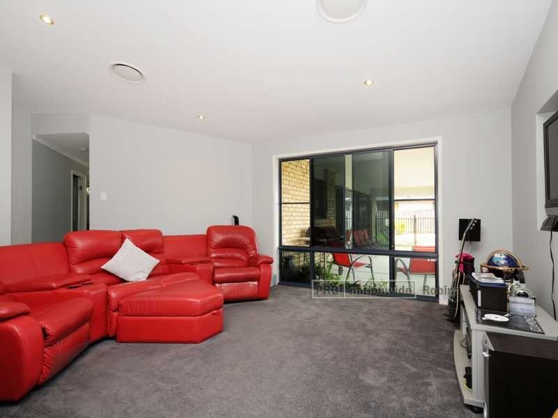13 Whitely Cicuit, Maudsland QLD 4210