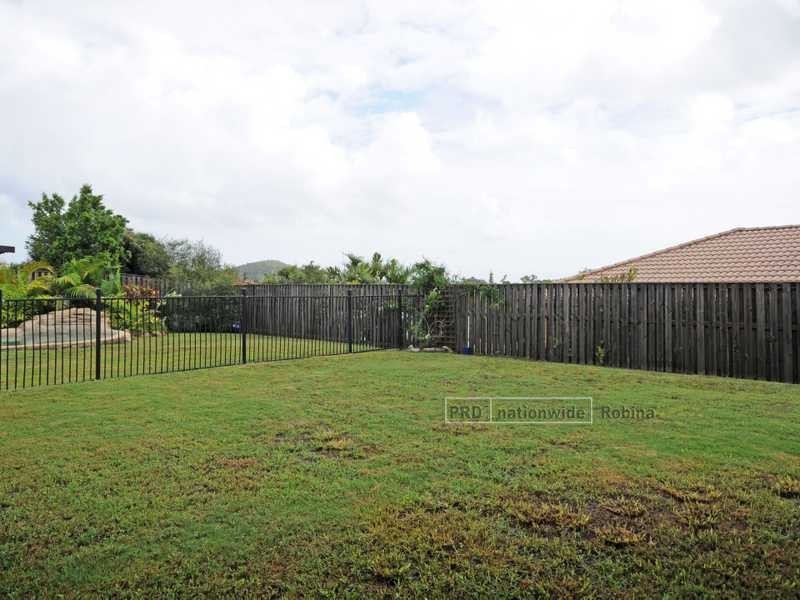 13 Whitely Cicuit, Maudsland QLD 4210