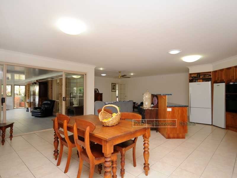 2 Wynnvale Place, Robina QLD 4226