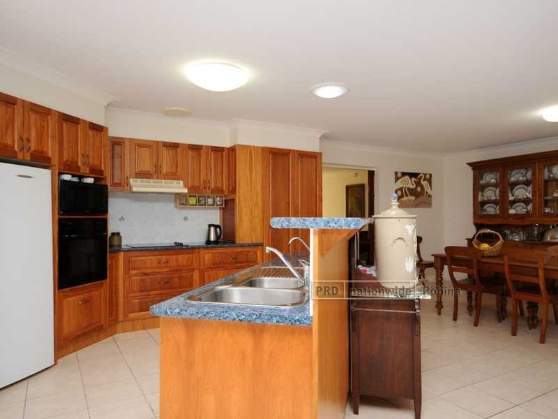 2 Wynnvale Place, Robina QLD 4226