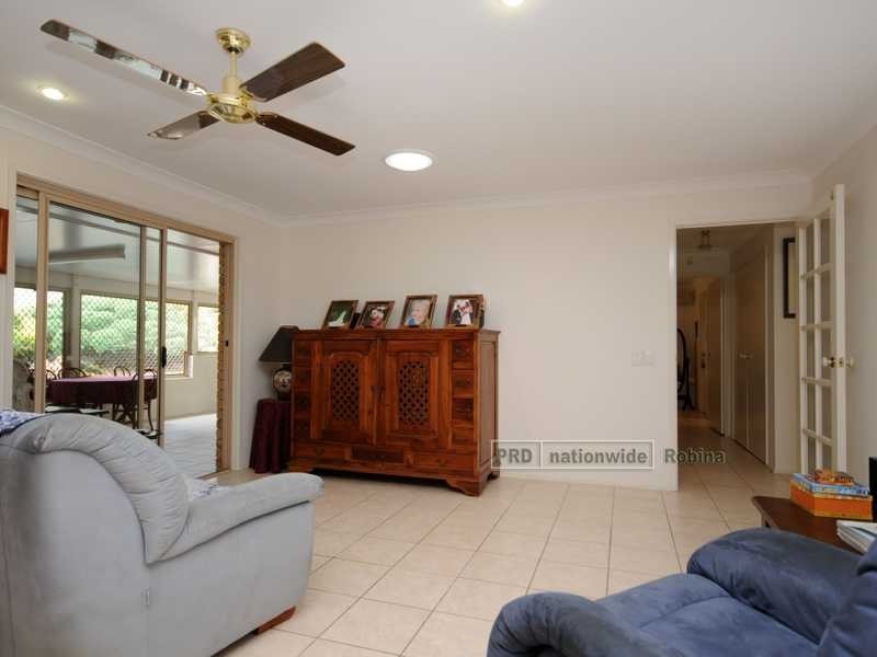 2 Wynnvale Place, Robina QLD 4226