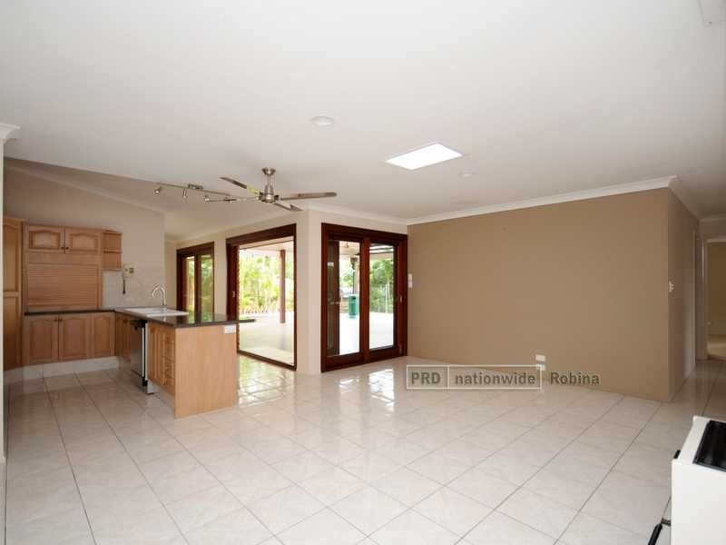 92 Camberwell Circuit, Robina QLD 4226