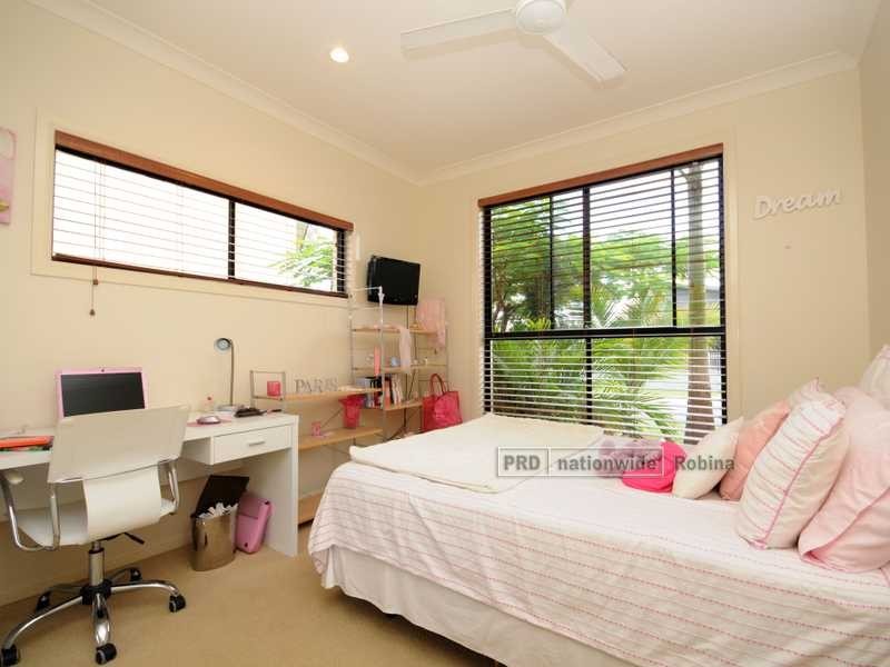17 Gerona Circuit, Varsity Lakes QLD 4227