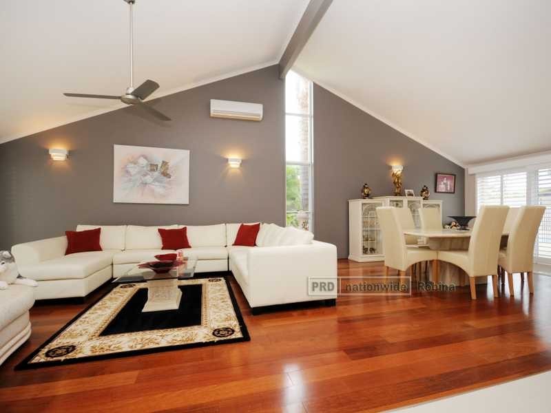 2 Salamander Court, Mermaid Waters QLD 4218