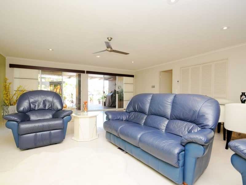 2 Salamander Court, Mermaid Waters QLD 4218