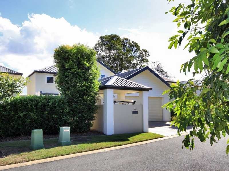 227 Easthill Drive, Robina QLD 4226