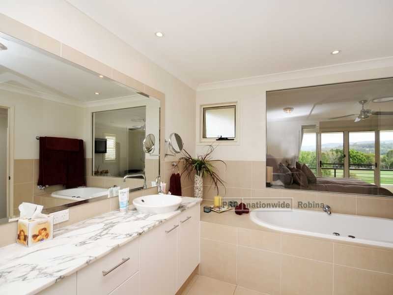 227 Easthill Drive, Robina QLD 4226