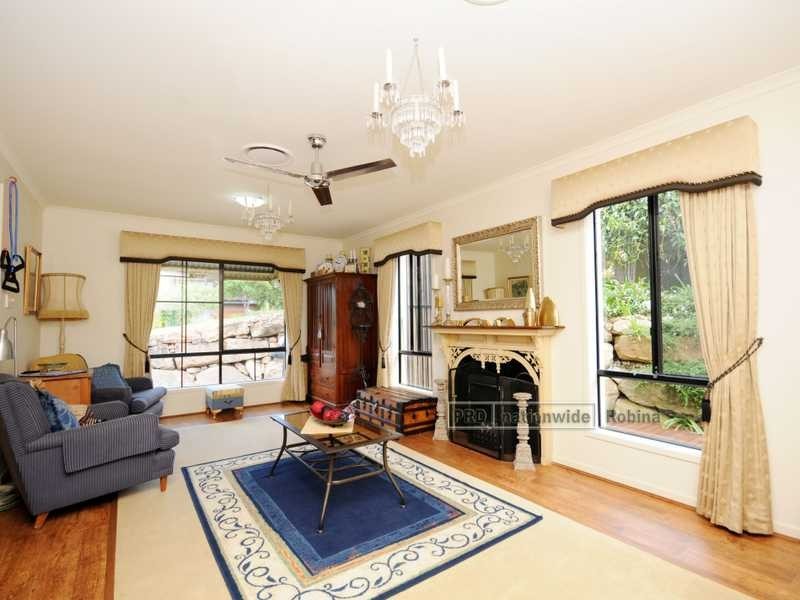 17 Observatory Drive, Reedy Creek QLD 4227