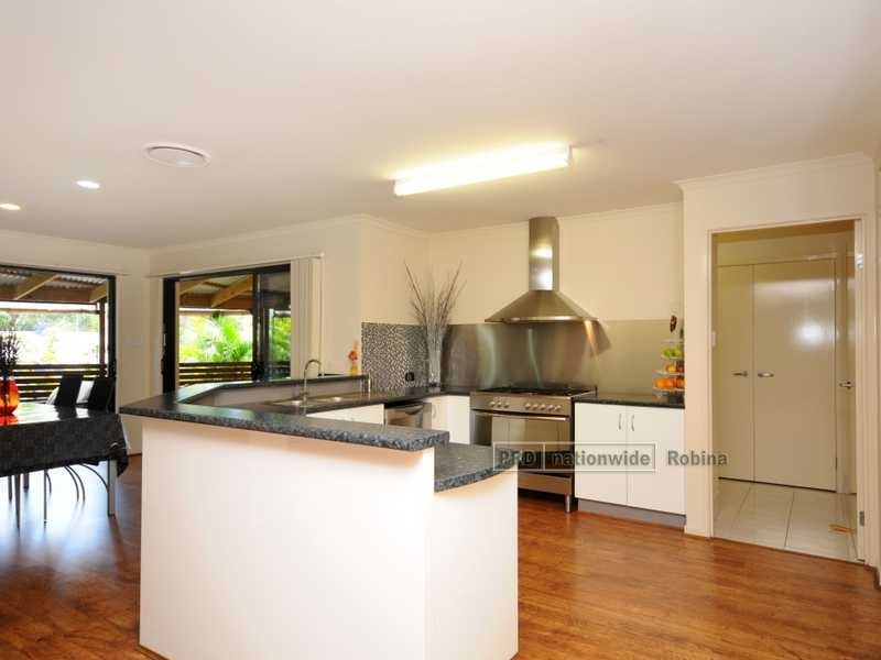 17 Observatory Drive, Reedy Creek QLD 4227