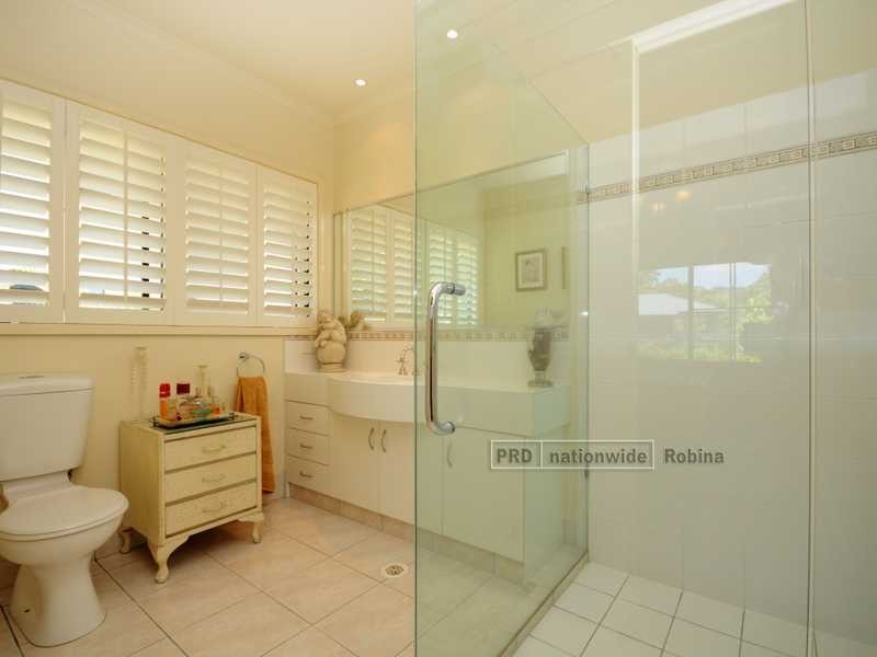 17 Observatory Drive, Reedy Creek QLD 4227