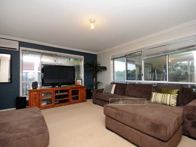 39 Breakwater Rd, Robina QLD 4226