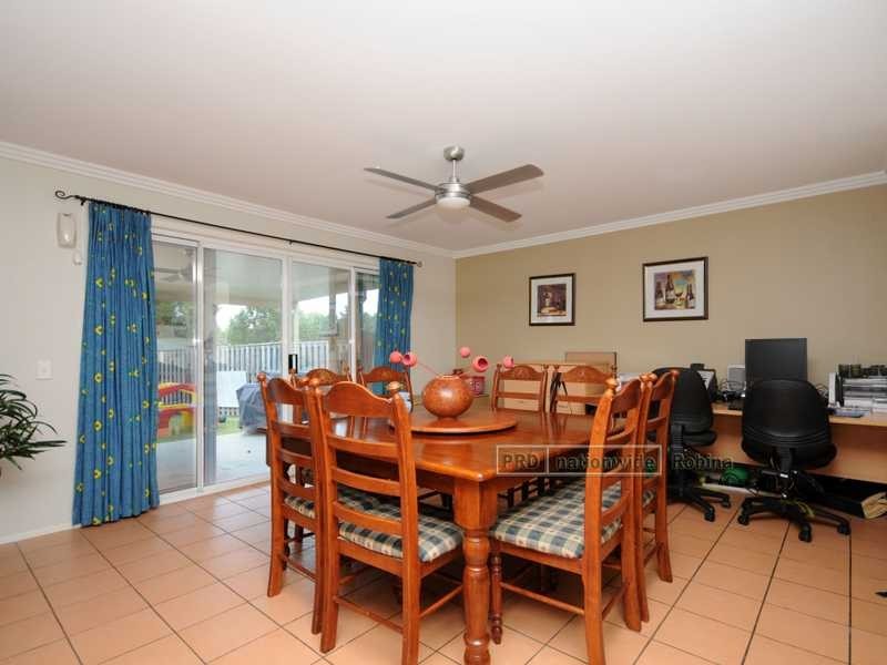 39 Breakwater Rd, Robina QLD 4226