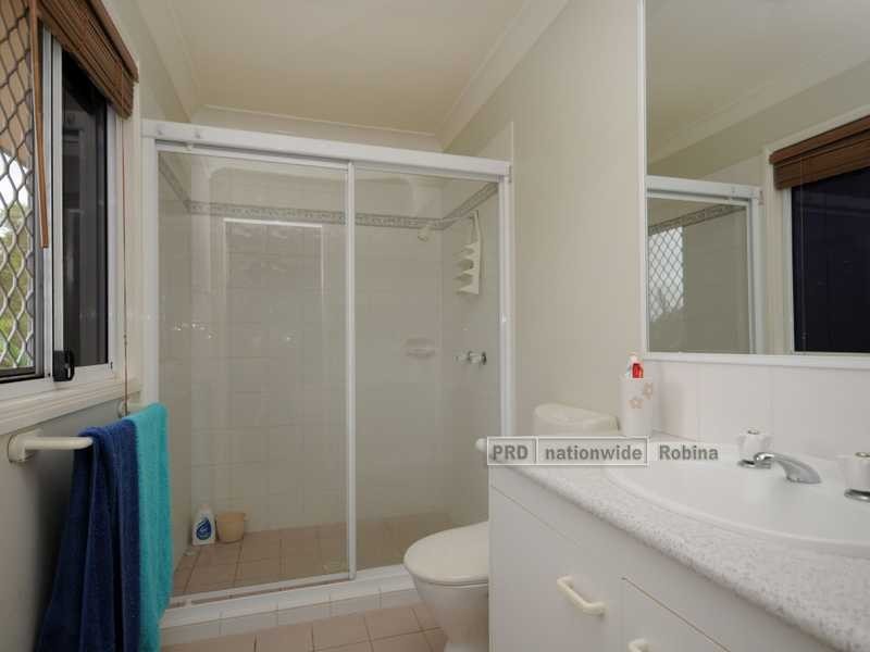 39 Breakwater Rd, Robina QLD 4226