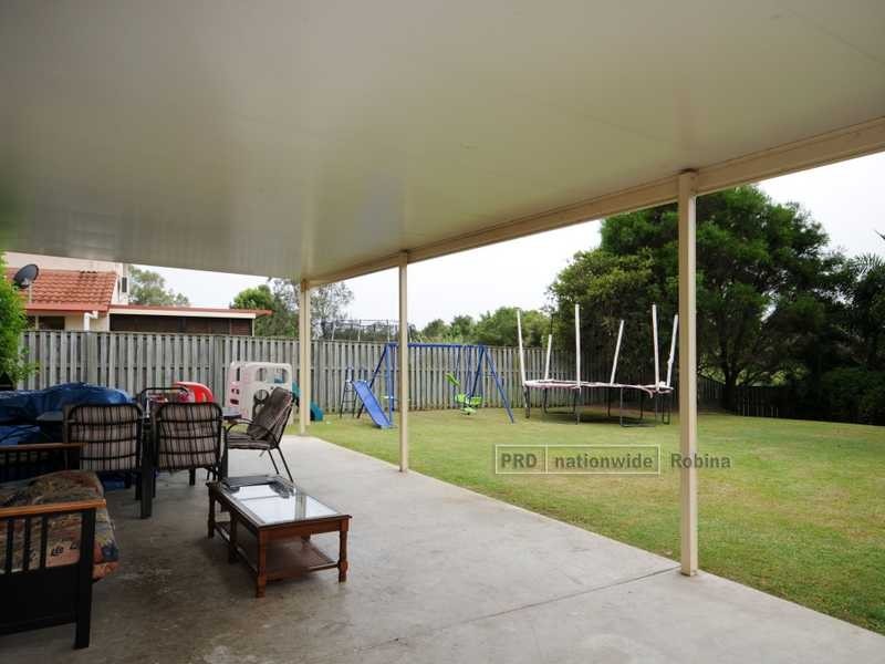 39 Breakwater Rd, Robina QLD 4226