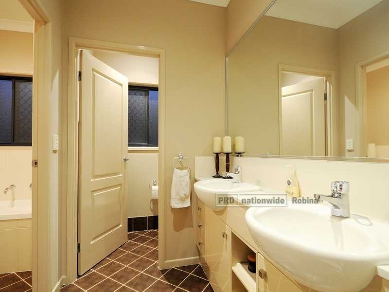 7 Auriga Court, Robina QLD 4226