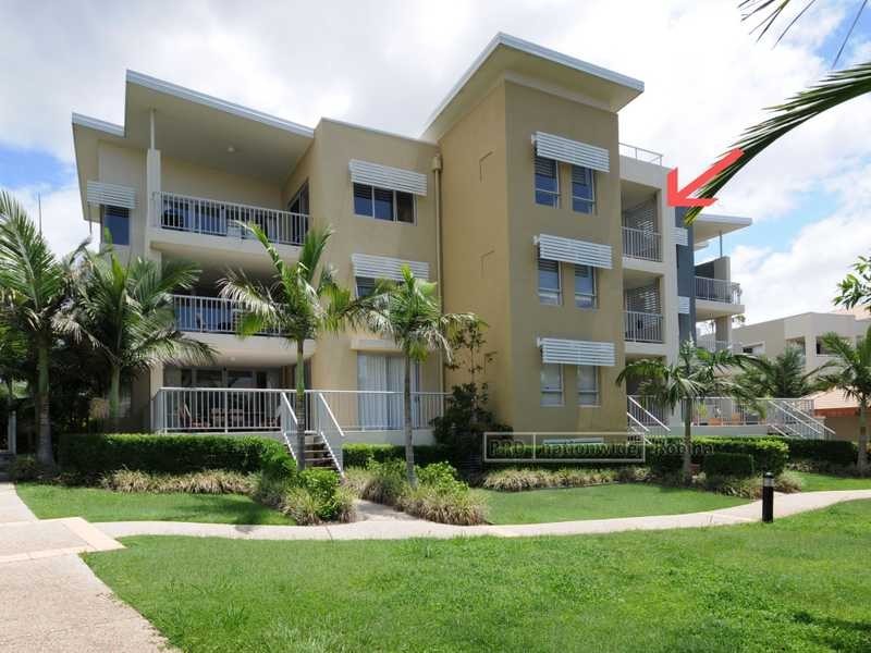 Unit 8/64 Riverwalk Avenue, Robina QLD 4226