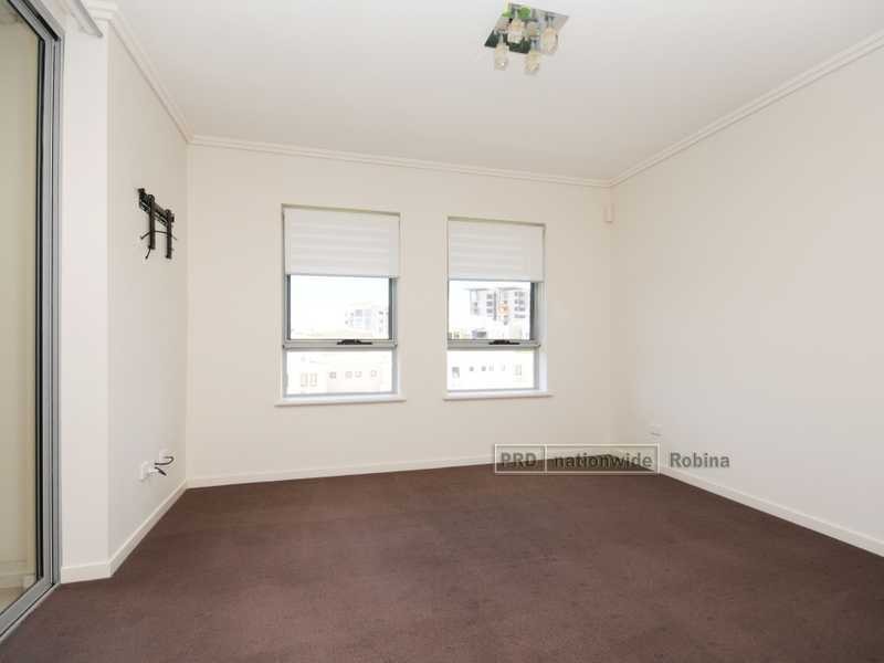 Unit 8/64 Riverwalk Avenue, Robina QLD 4226