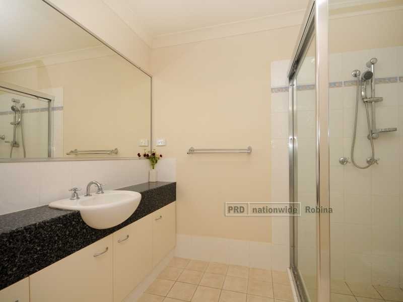 5 Cezaire Avenue, Varsity Lakes QLD 4227