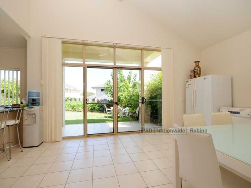 5 Cezaire Avenue, Varsity Lakes QLD 4227