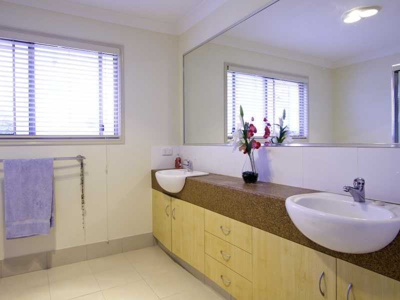 18 Royal Woods Drive, Robina QLD 4226