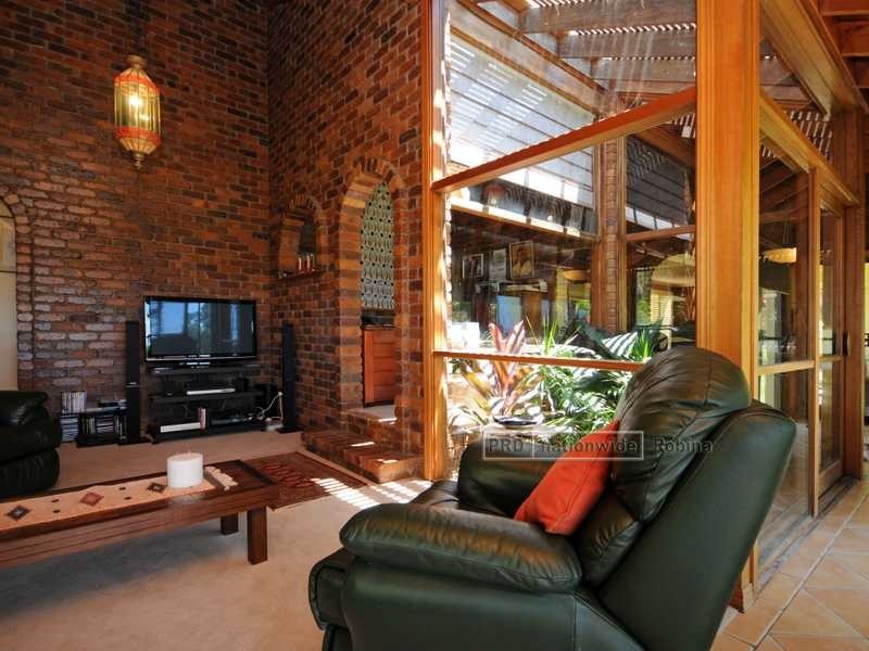 43 Plaza Street, Tallebudgera Valley QLD 4228