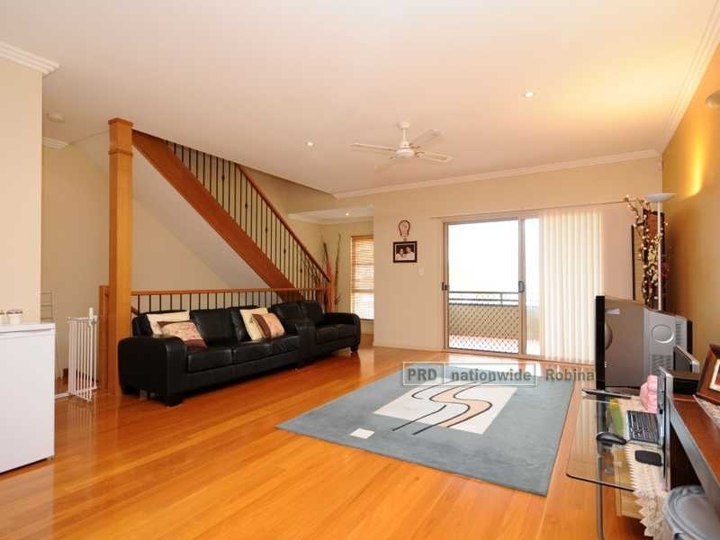 Unit 2/11 Winton Terrace, Varsity Lakes QLD 4227