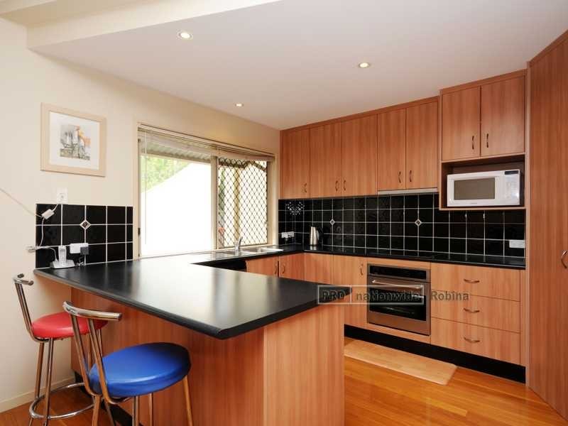 Unit 2/11 Winton Terrace, Varsity Lakes QLD 4227