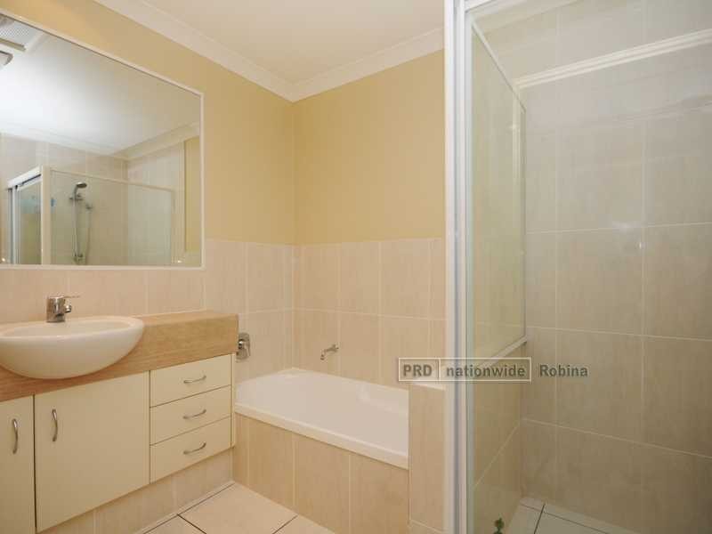 Unit 2/11 Winton Terrace, Varsity Lakes QLD 4227