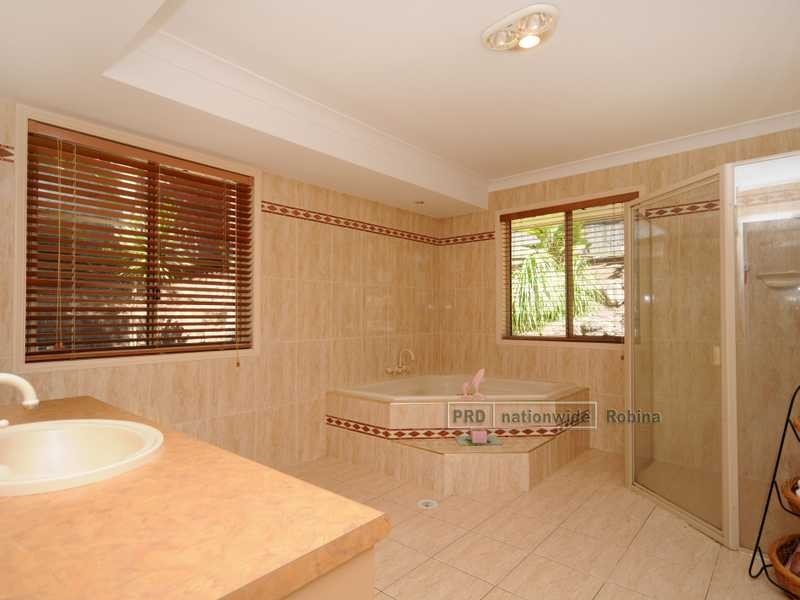 1 Basswood Court, Bonogin QLD 4213