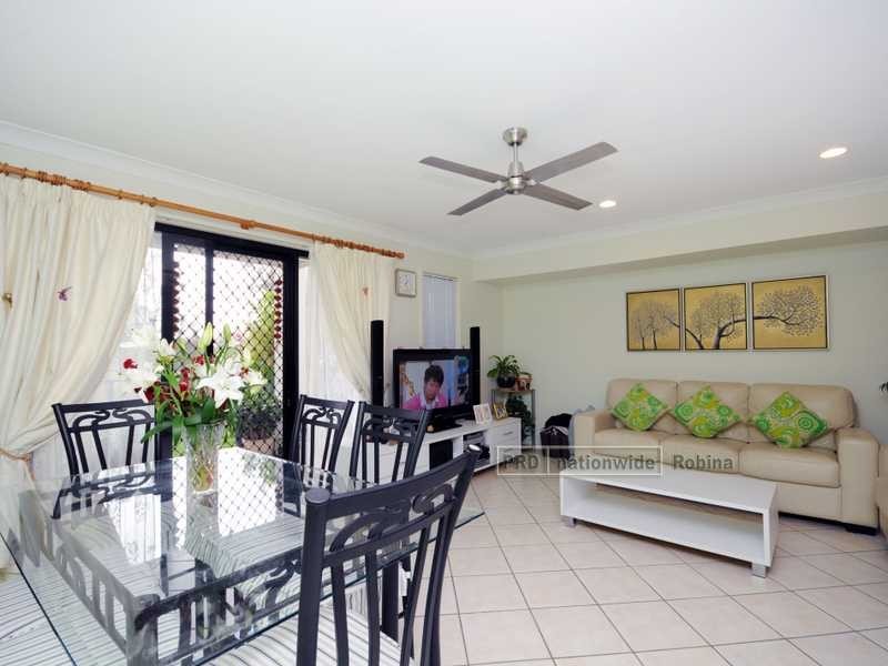 Unit 4/323 Christine Avenue, Varsity Lakes QLD 4227