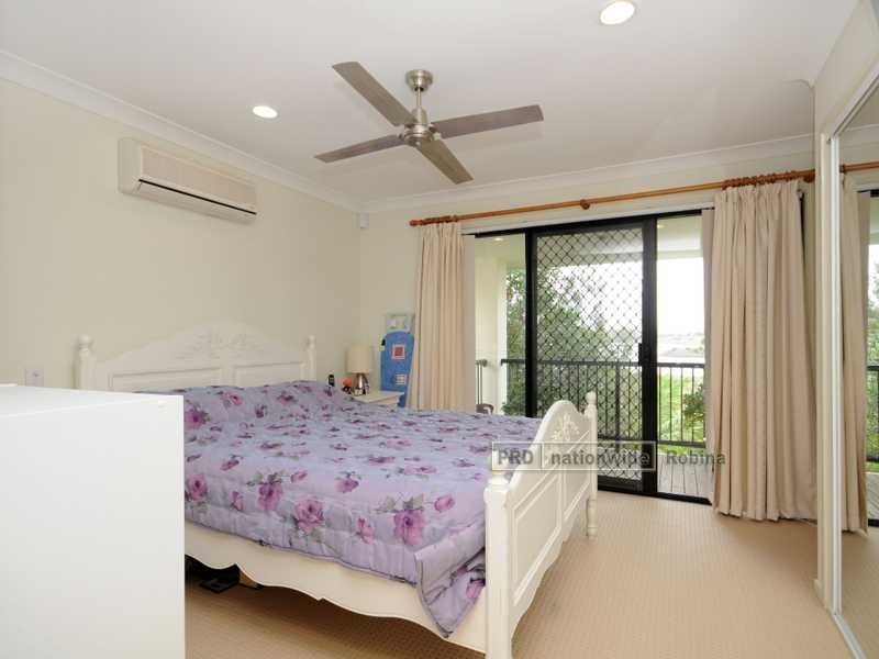 Unit 4/323 Christine Avenue, Varsity Lakes QLD 4227