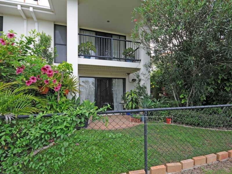 Unit 4/323 Christine Avenue, Varsity Lakes QLD 4227