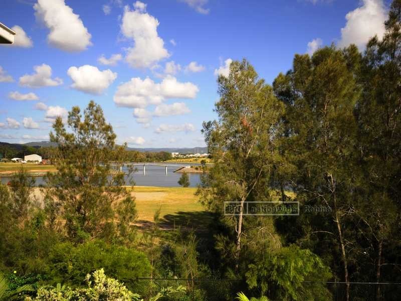 Unit 6/323 Christine Avenue, Varsity Lakes QLD 4227