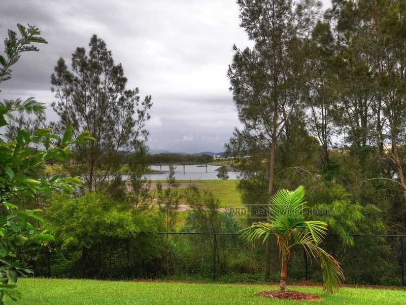 Unit 6/323 Christine Avenue, Varsity Lakes QLD 4227