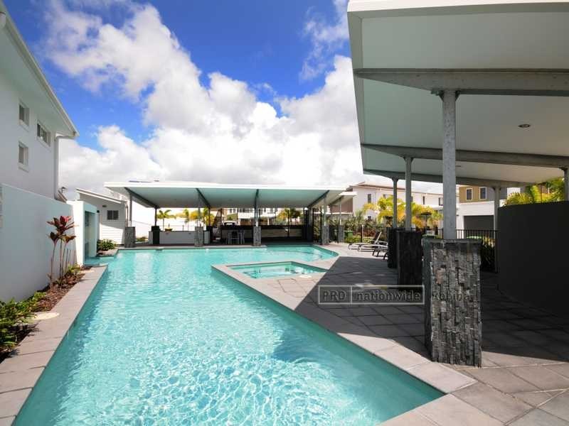 10 Valencia Boulevard, Burleigh Waters QLD 4220